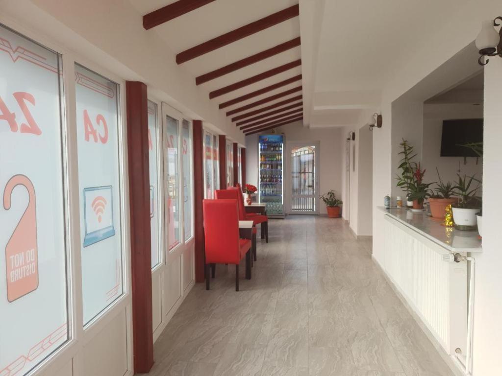 Hotel La Zinculescu Albestii Paminteni Esterno foto